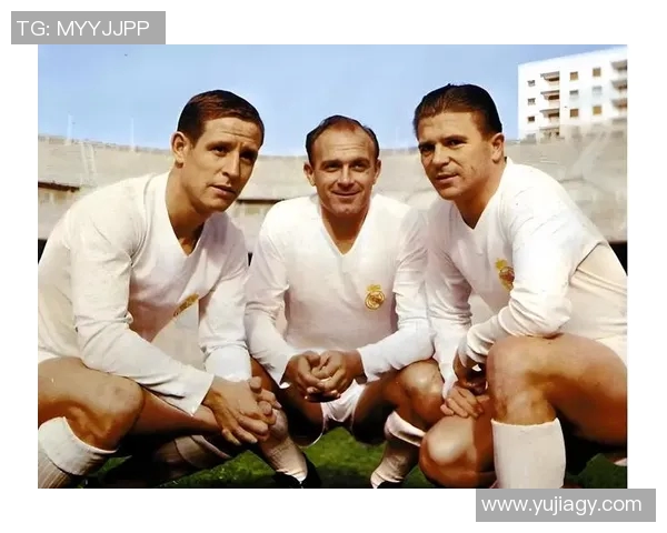 昔日足坛传奇球星回顾与现代足球的对比分析 昔日足坛传奇球星回顾与现代足球的对比分析