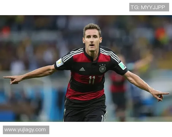 德国足球历史十大传奇球星盘点 各时代英雄荣耀与贡献 德国足球历史十大传奇球星盘点 各时代英雄荣耀与贡献